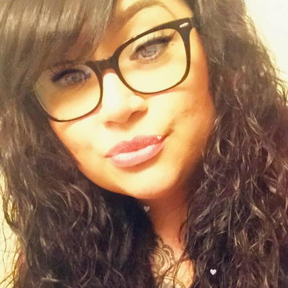 Meet your Posher, Christina - Picture 1 of 1